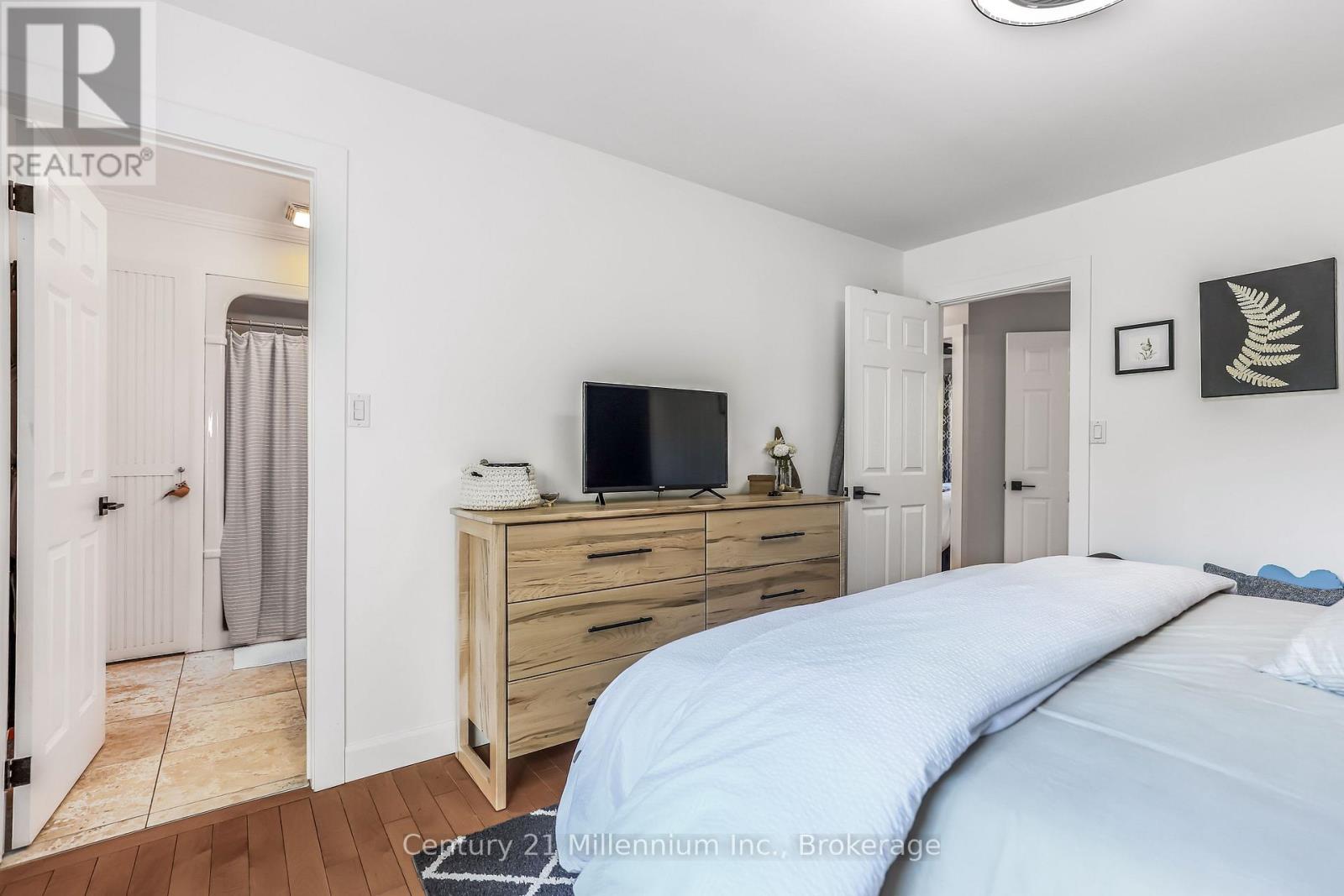 23 PIERCE STREET N - 38