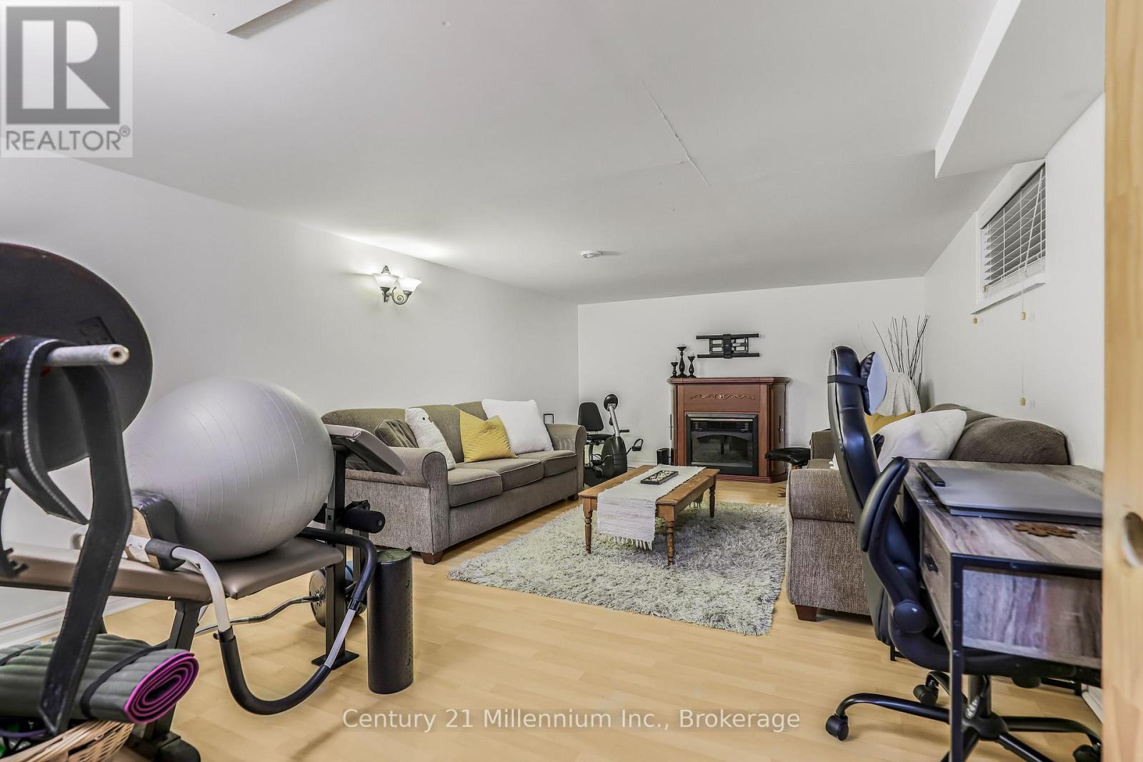 23 PIERCE STREET N - 41