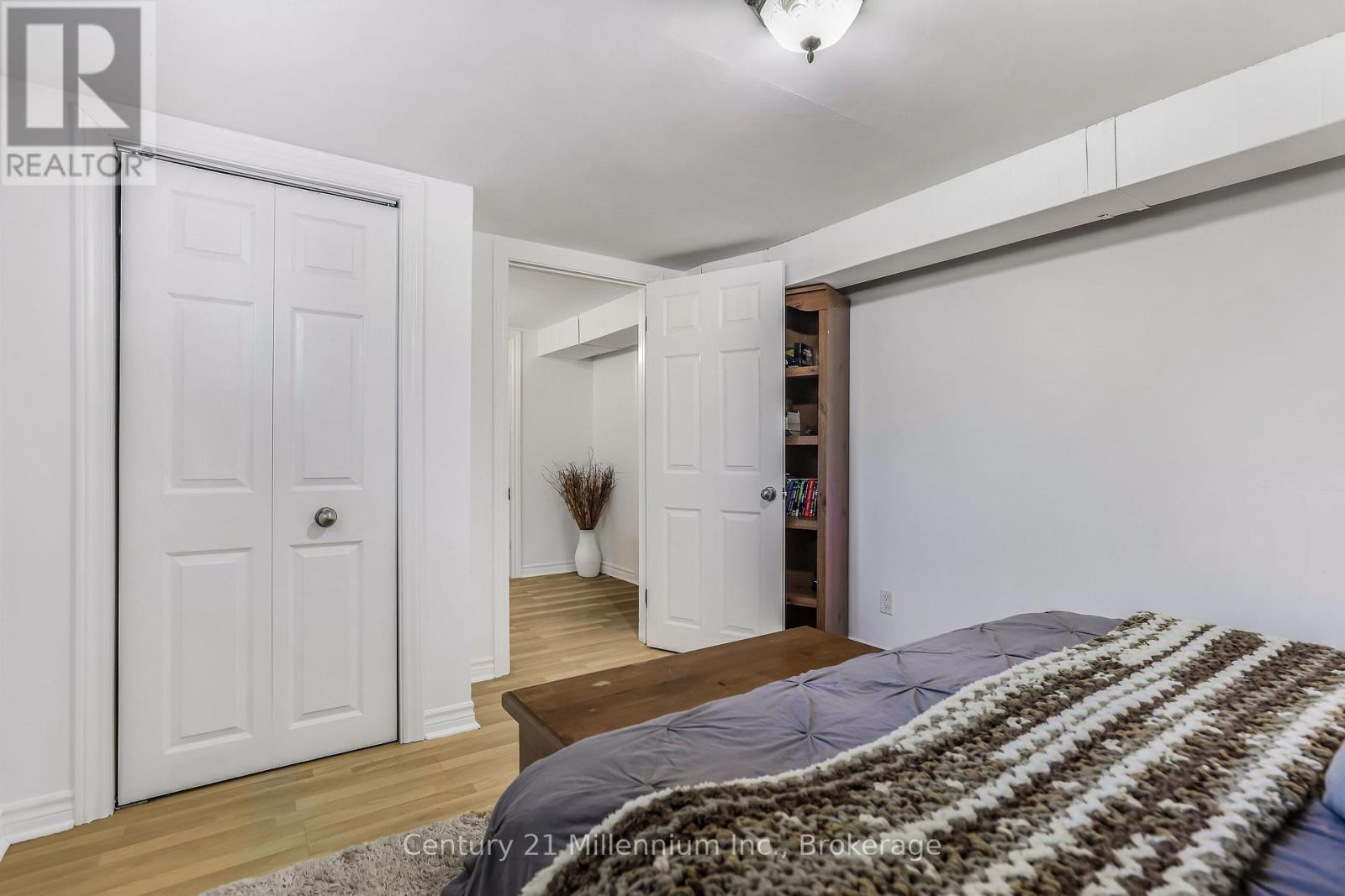 23 PIERCE STREET N - 44