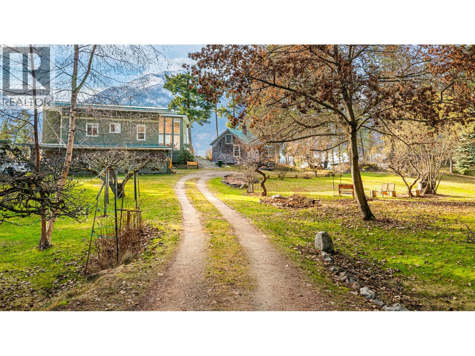 10333 3A Highway, Kuskanook