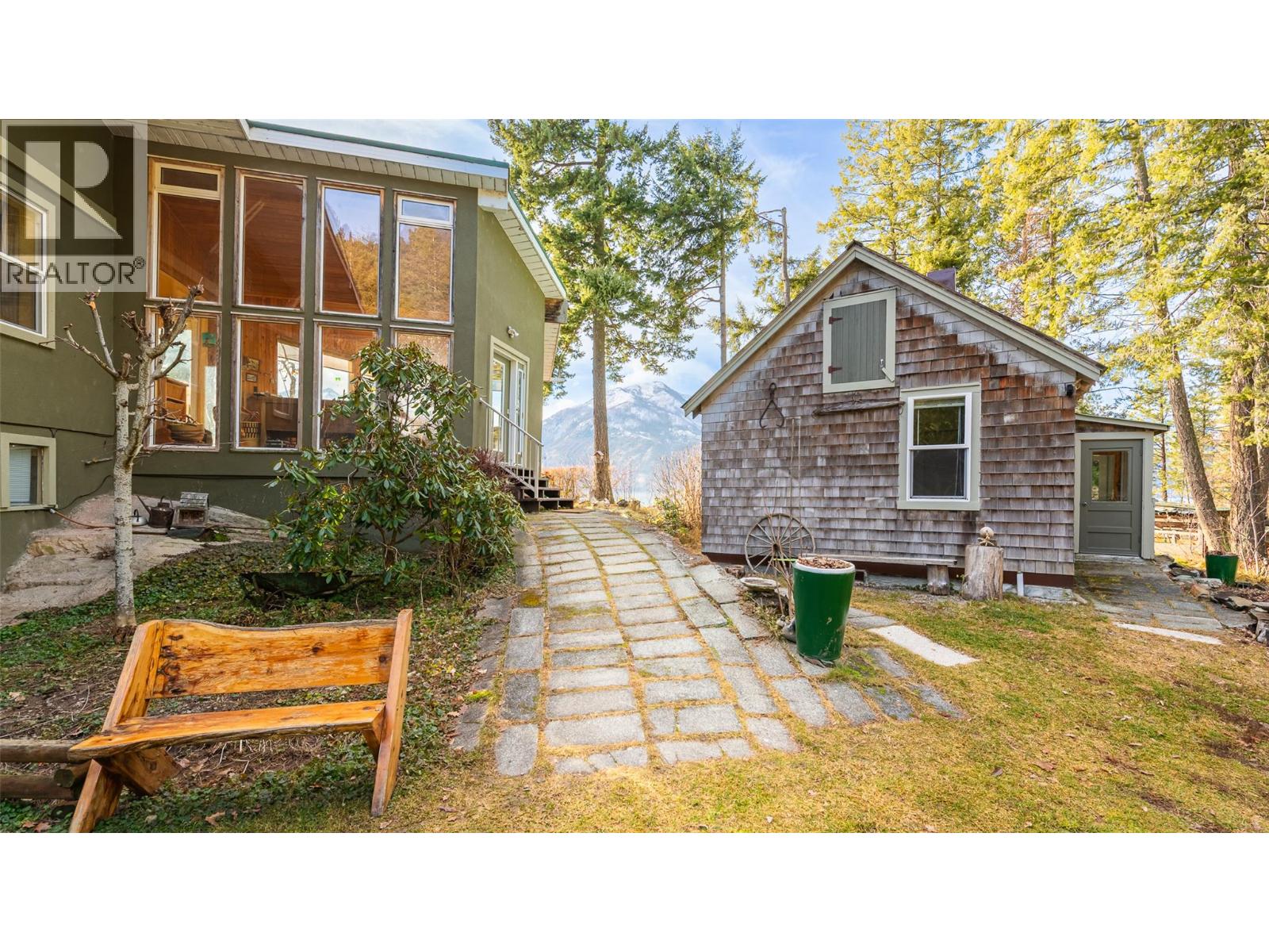 10333 3A Highway, Kuskanook