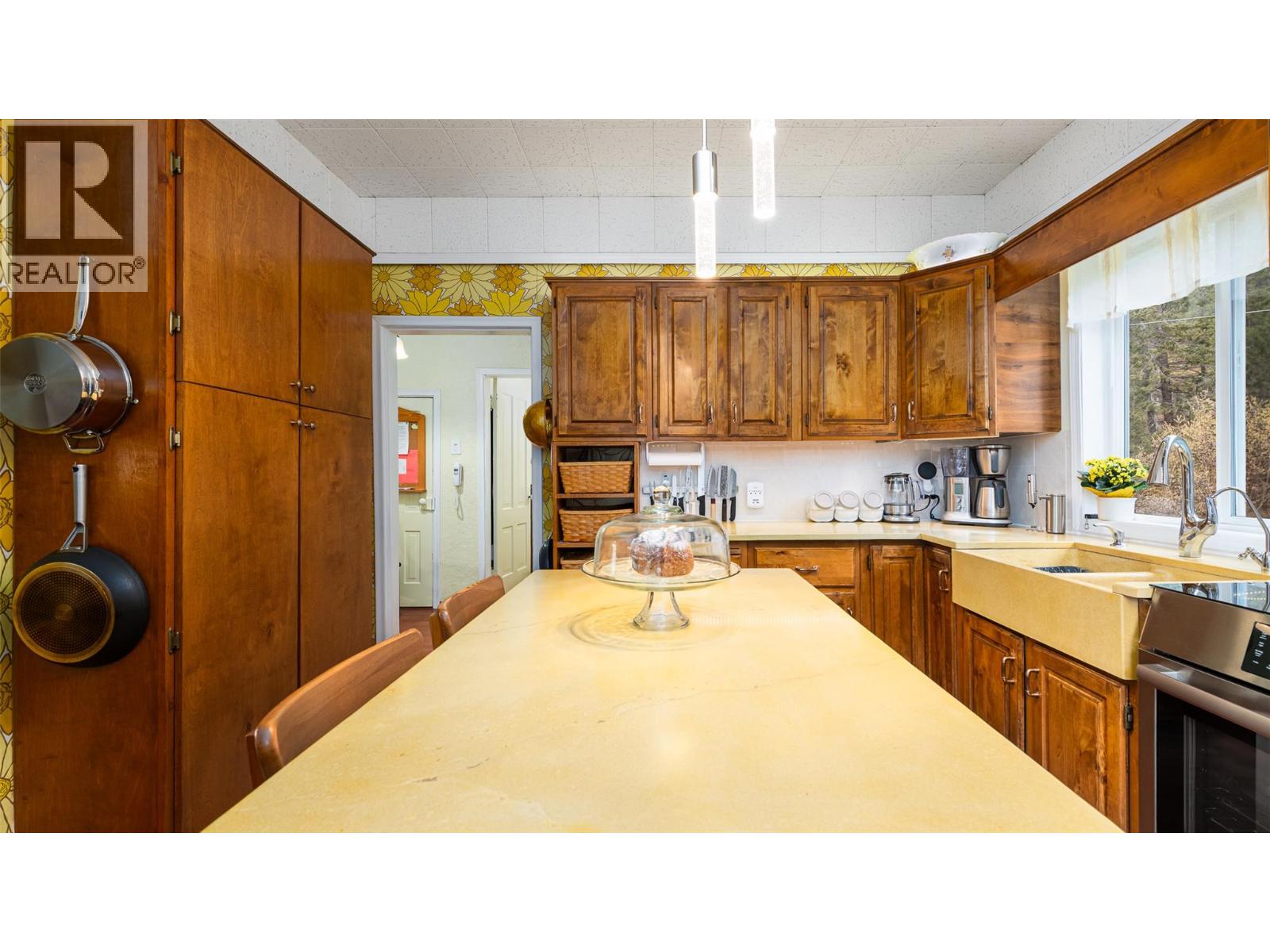 10333 3A Highway, Kuskanook