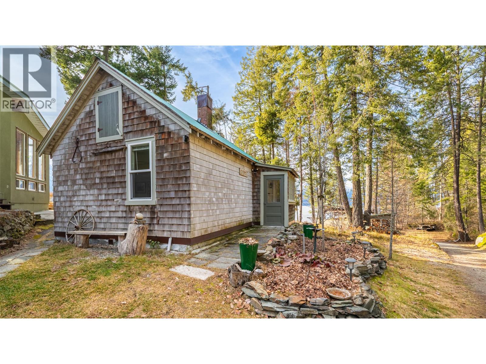 10333 3A Highway, Kuskanook