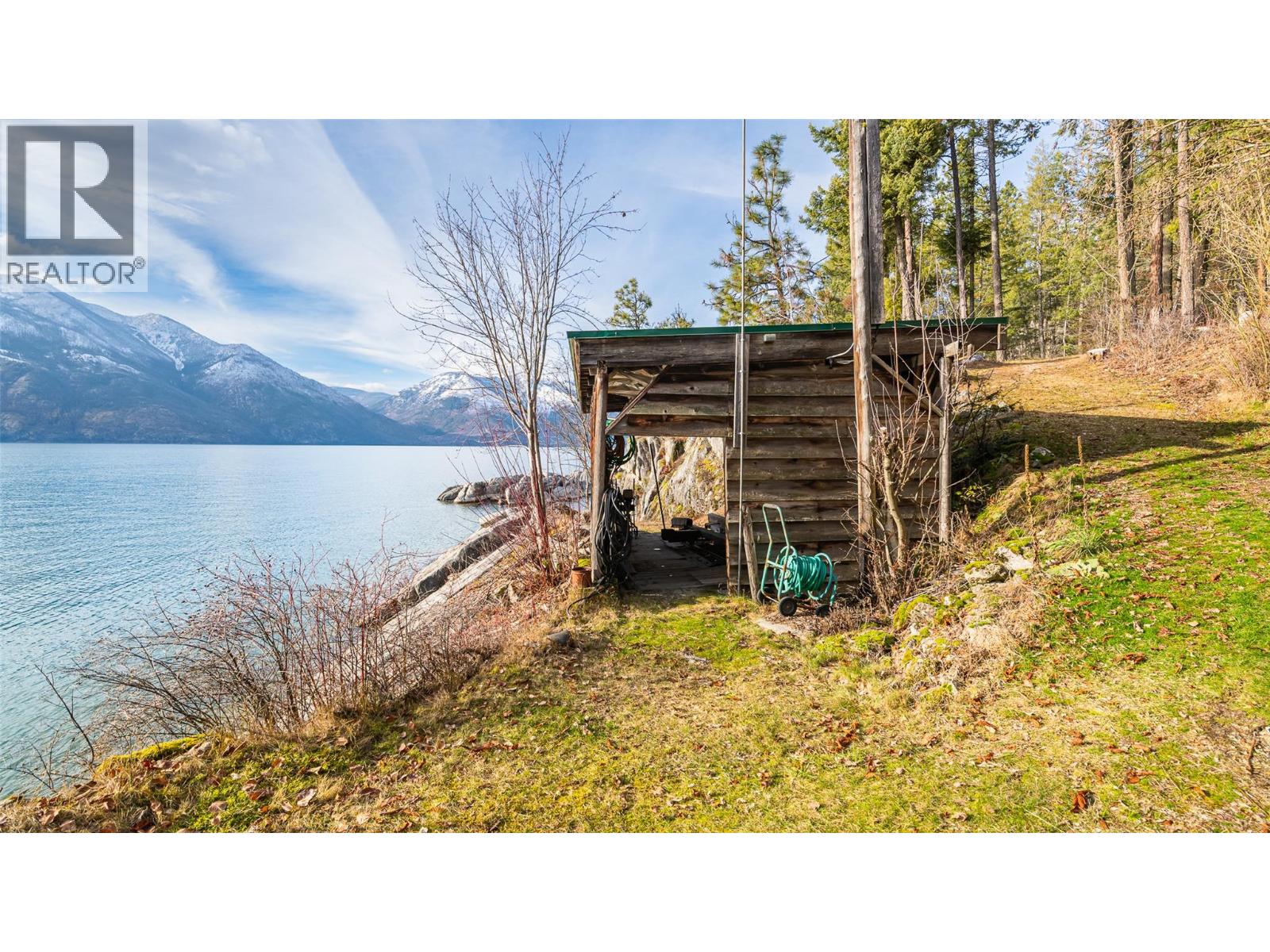 10333 3A Highway, Kuskanook