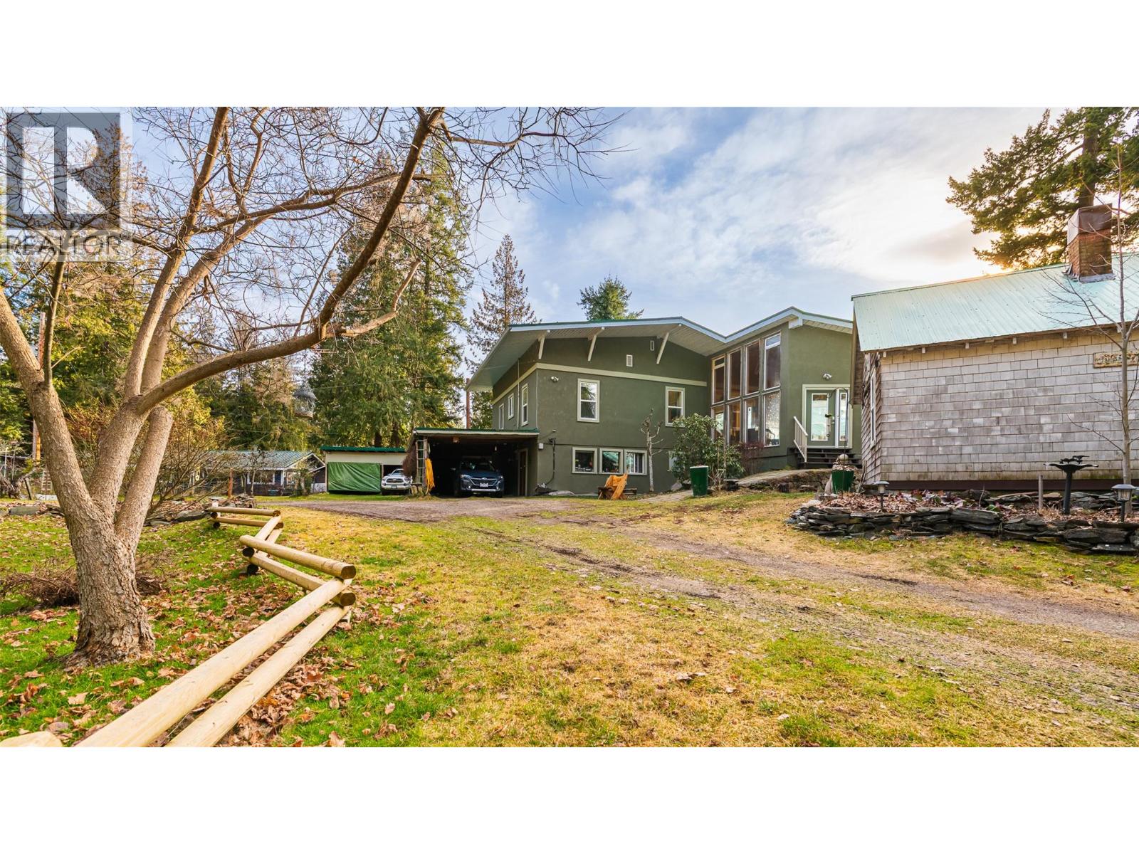 10333 3A Highway, Kuskanook