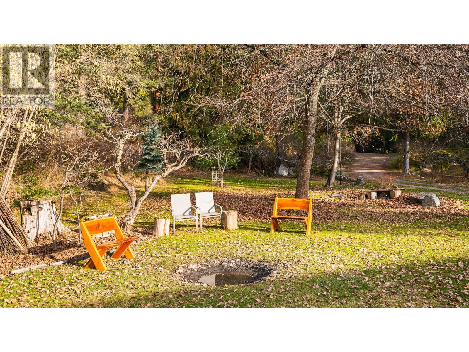 10333 3A Highway, Kuskanook