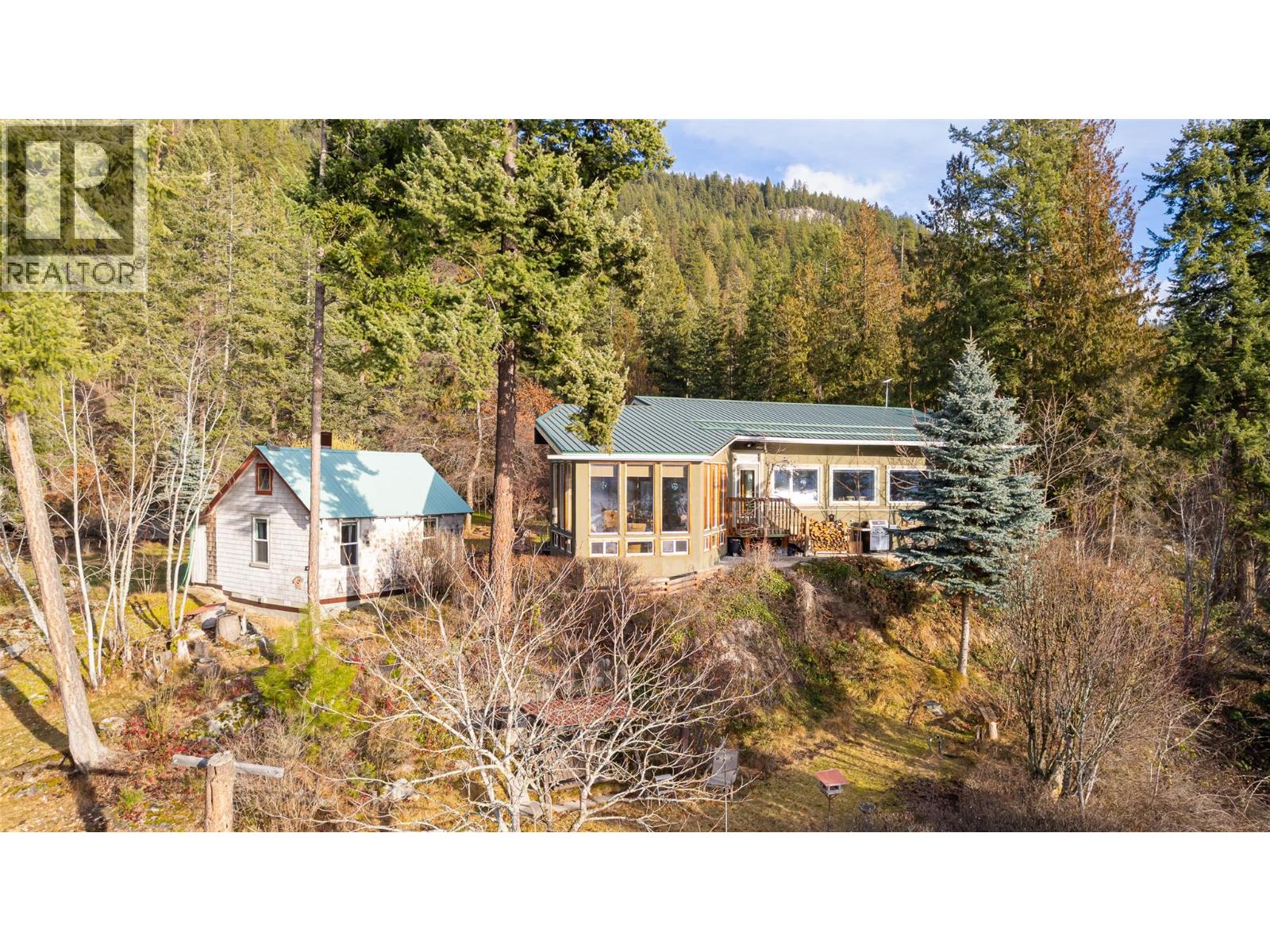 10333 3A Highway, Kuskanook