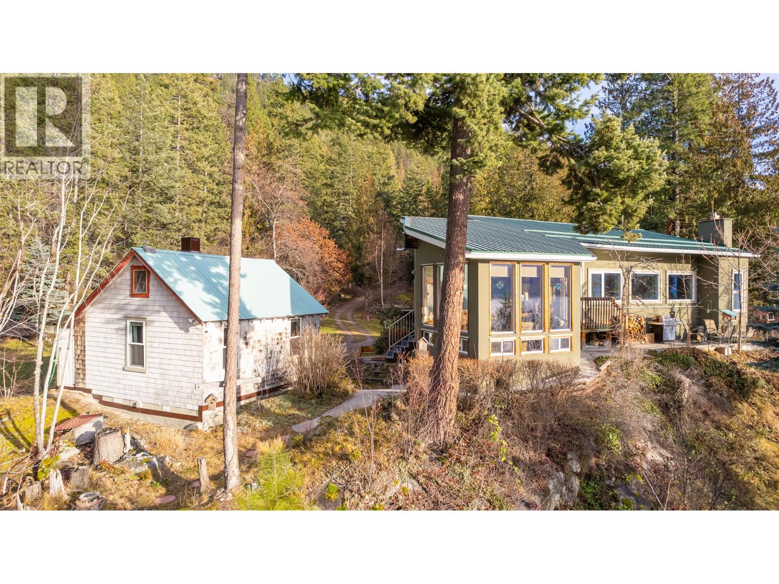 10333 3A Highway, Kuskanook