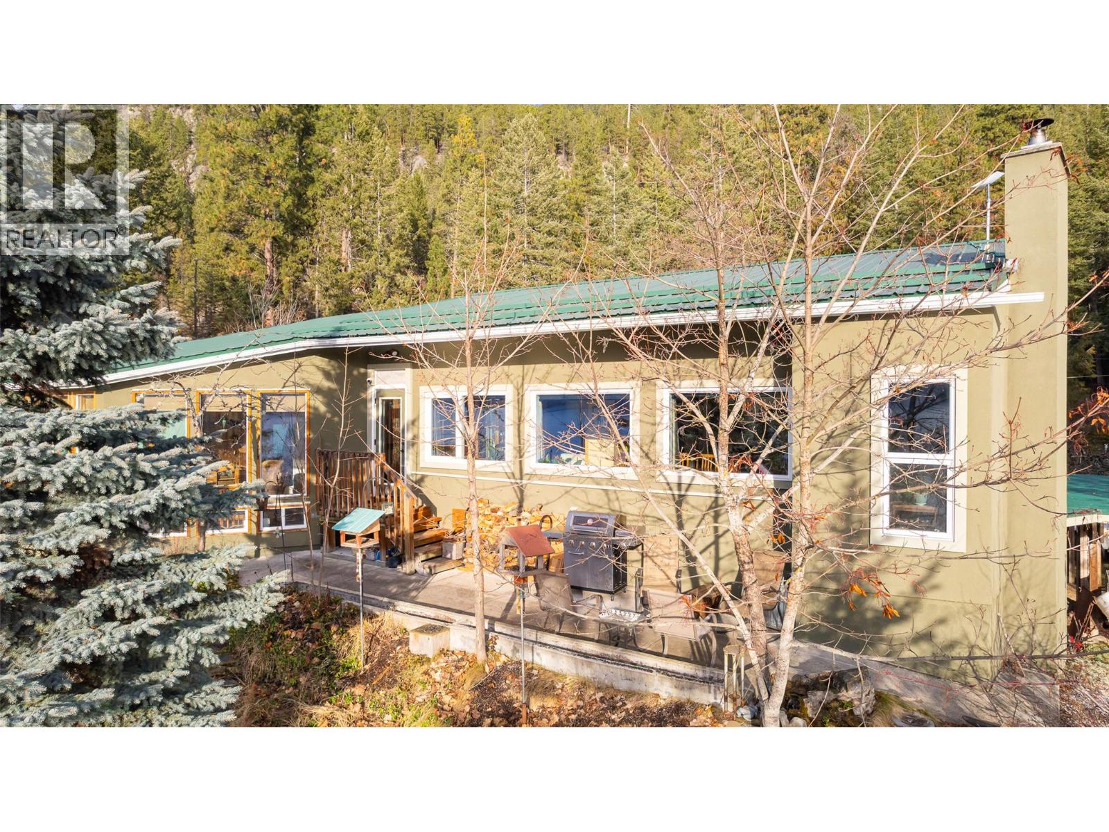 10333 3A Highway, Kuskanook