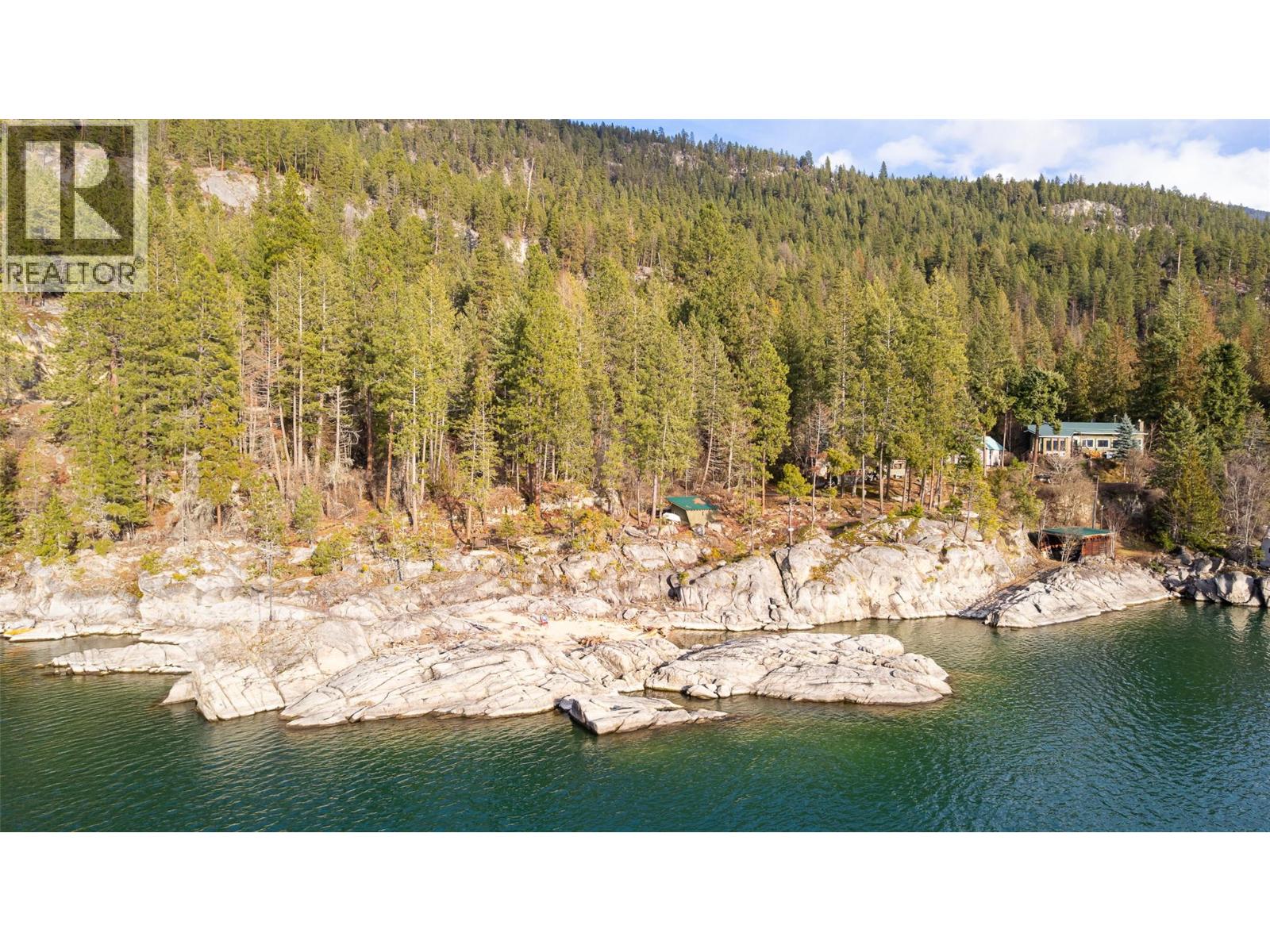 10333 3A Highway, Kuskanook