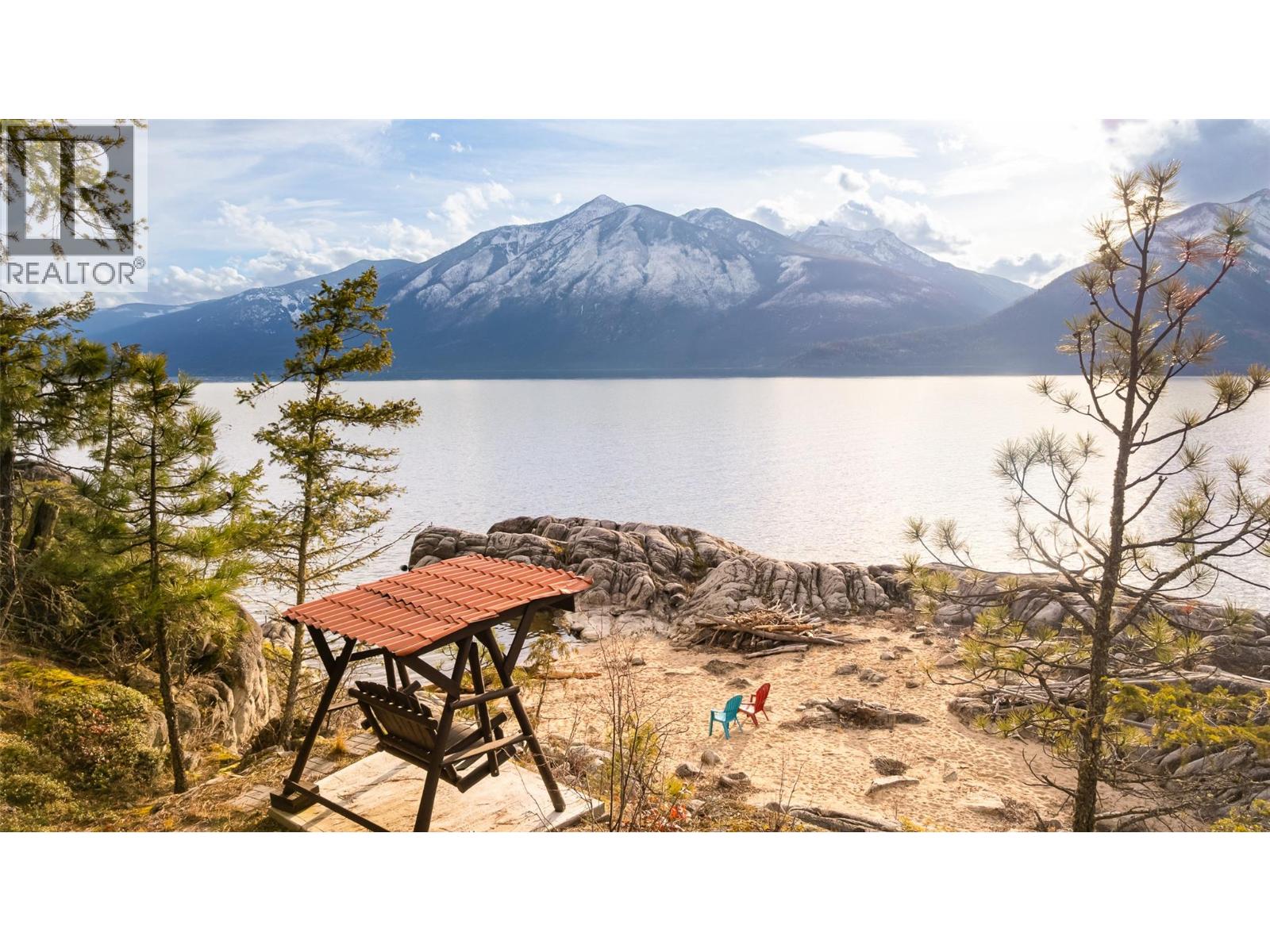 10333 3A Highway, Kuskanook