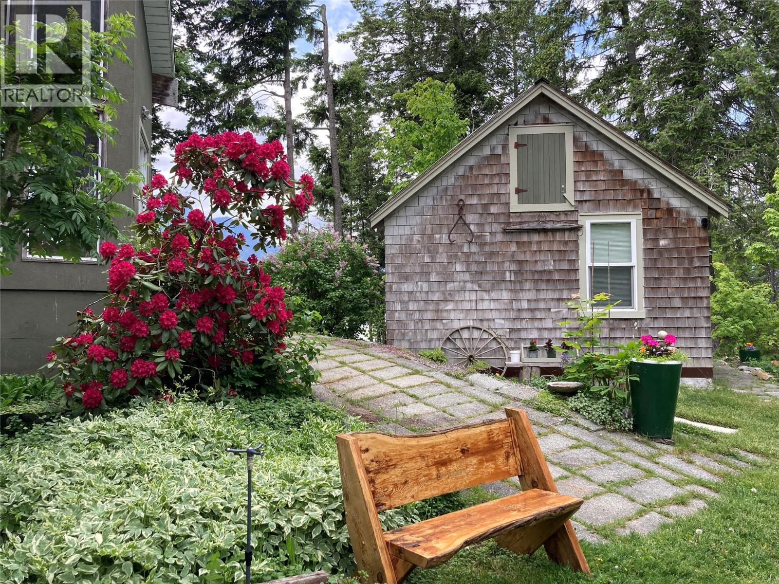 10333 3A Highway, Kuskanook