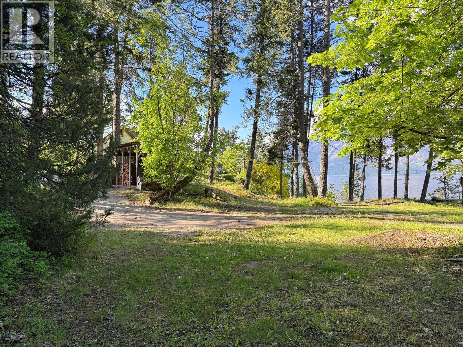 10333 3A Highway, Kuskanook