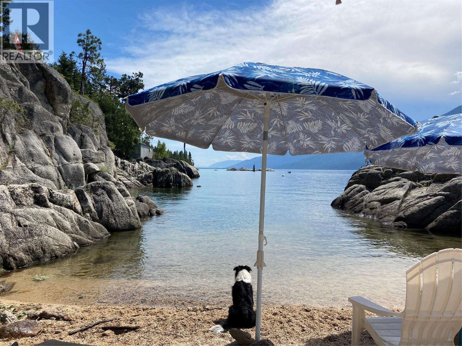 10333 3A Highway, Kuskanook