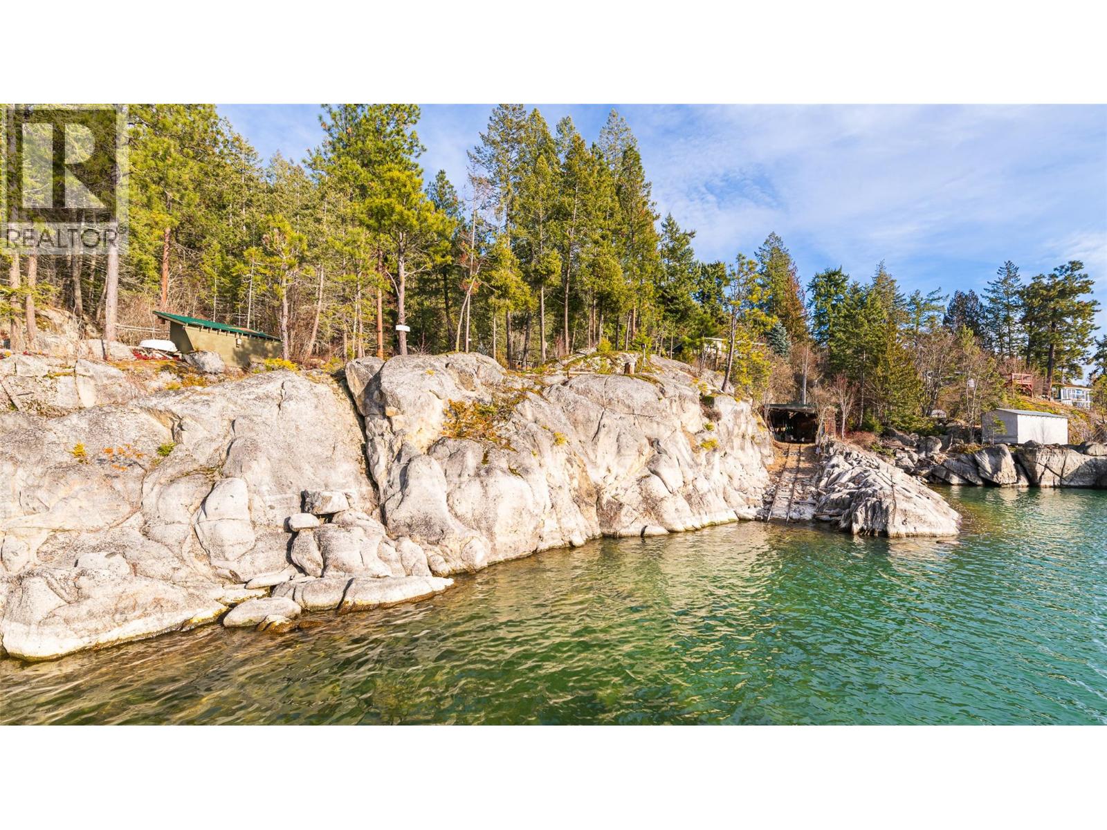 10333 3A Highway, Kuskanook