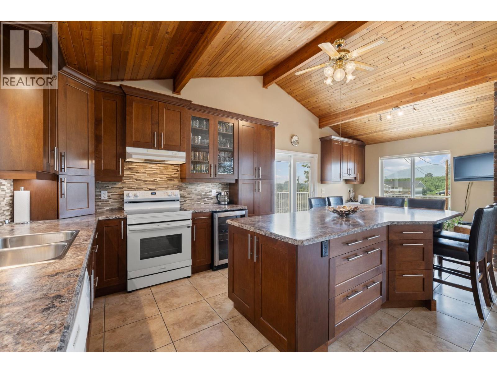  535 Curtis Road, Kelowna