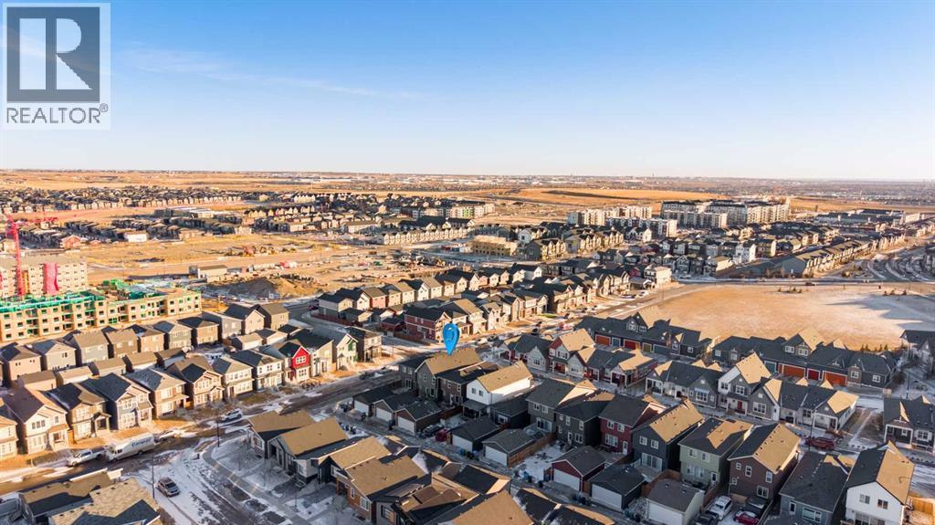 Single Family House for Sale in  Lucas Avenue NW Livingston Calgary 