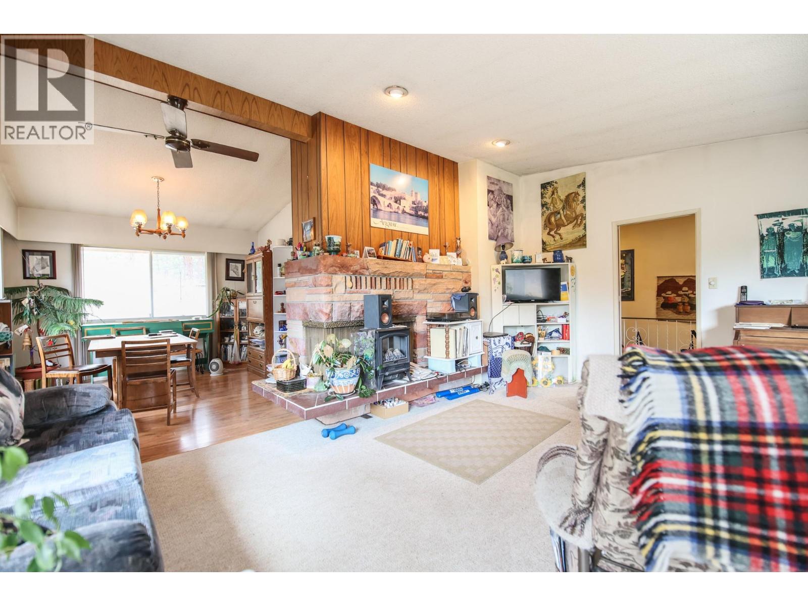 698 Green Lake Road, Oliver