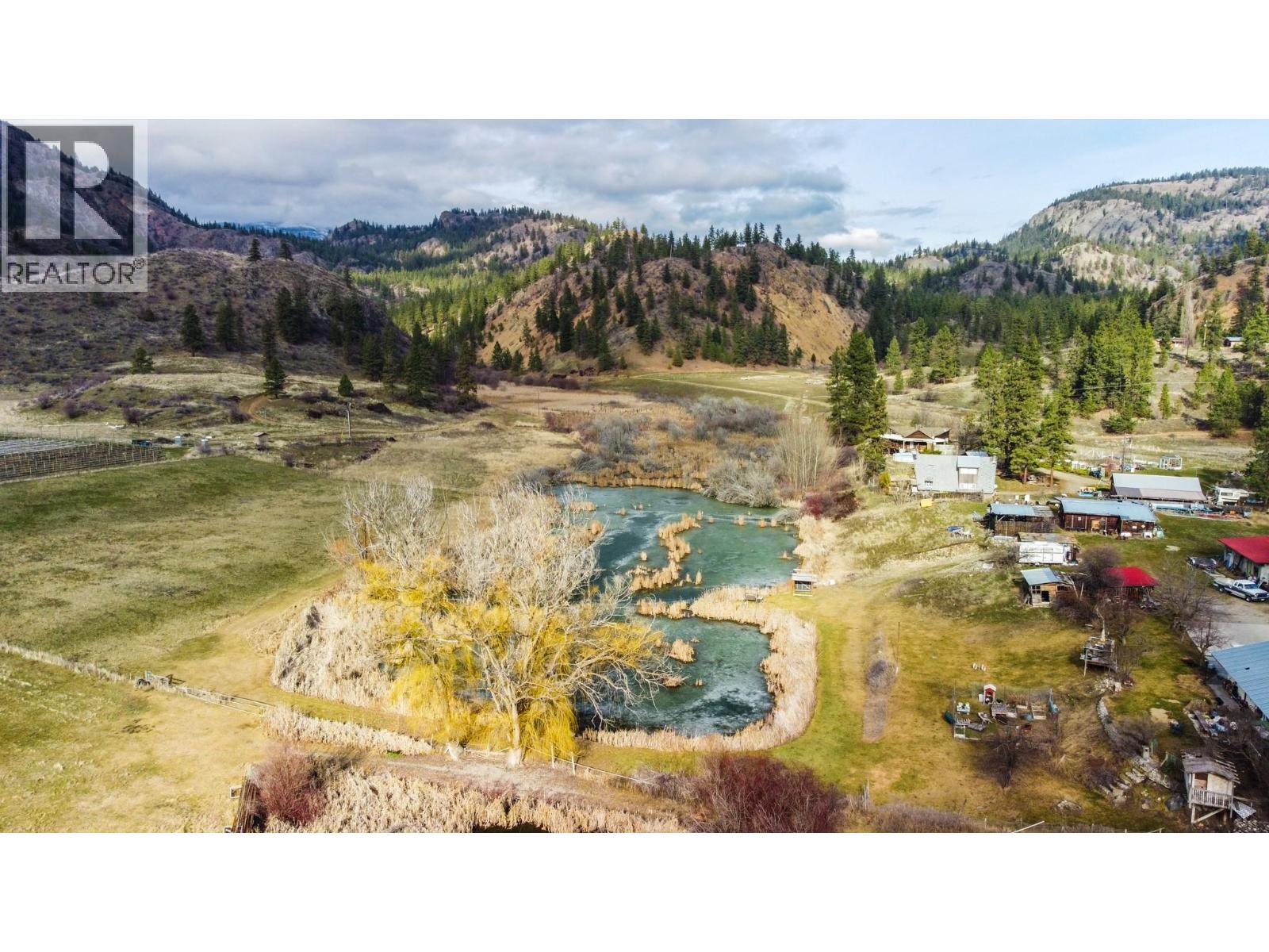 698 Green Lake Road, Oliver