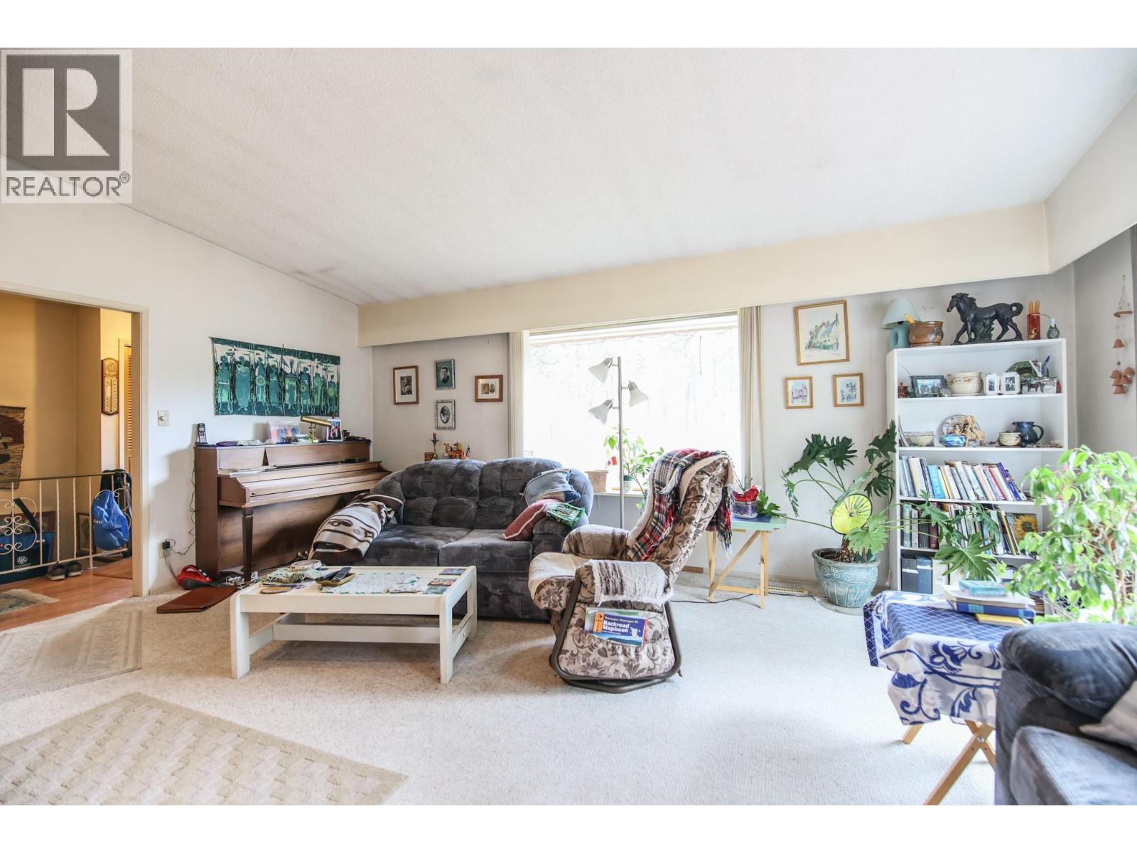 698 Green Lake Road, Oliver