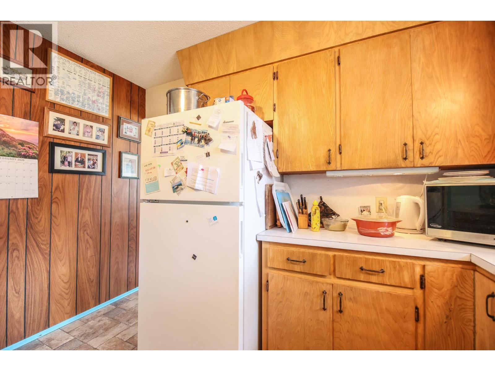 698 Green Lake Road, Oliver