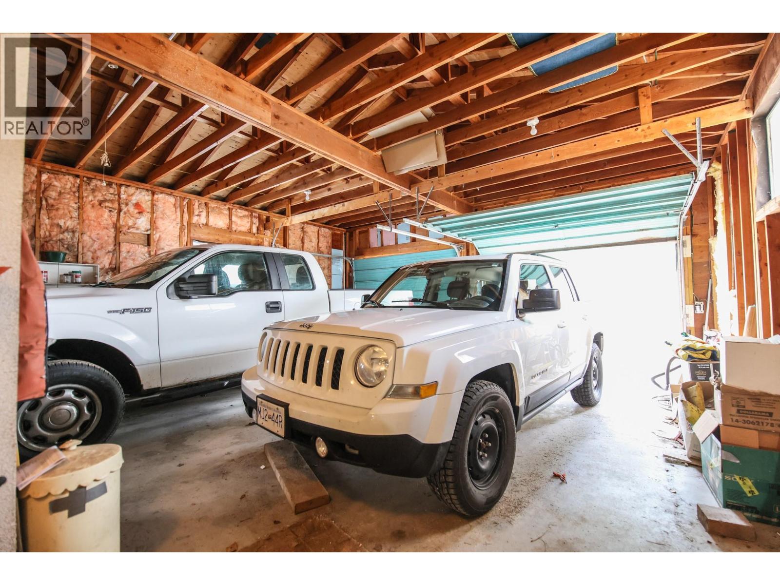 698 Green Lake Road, Oliver