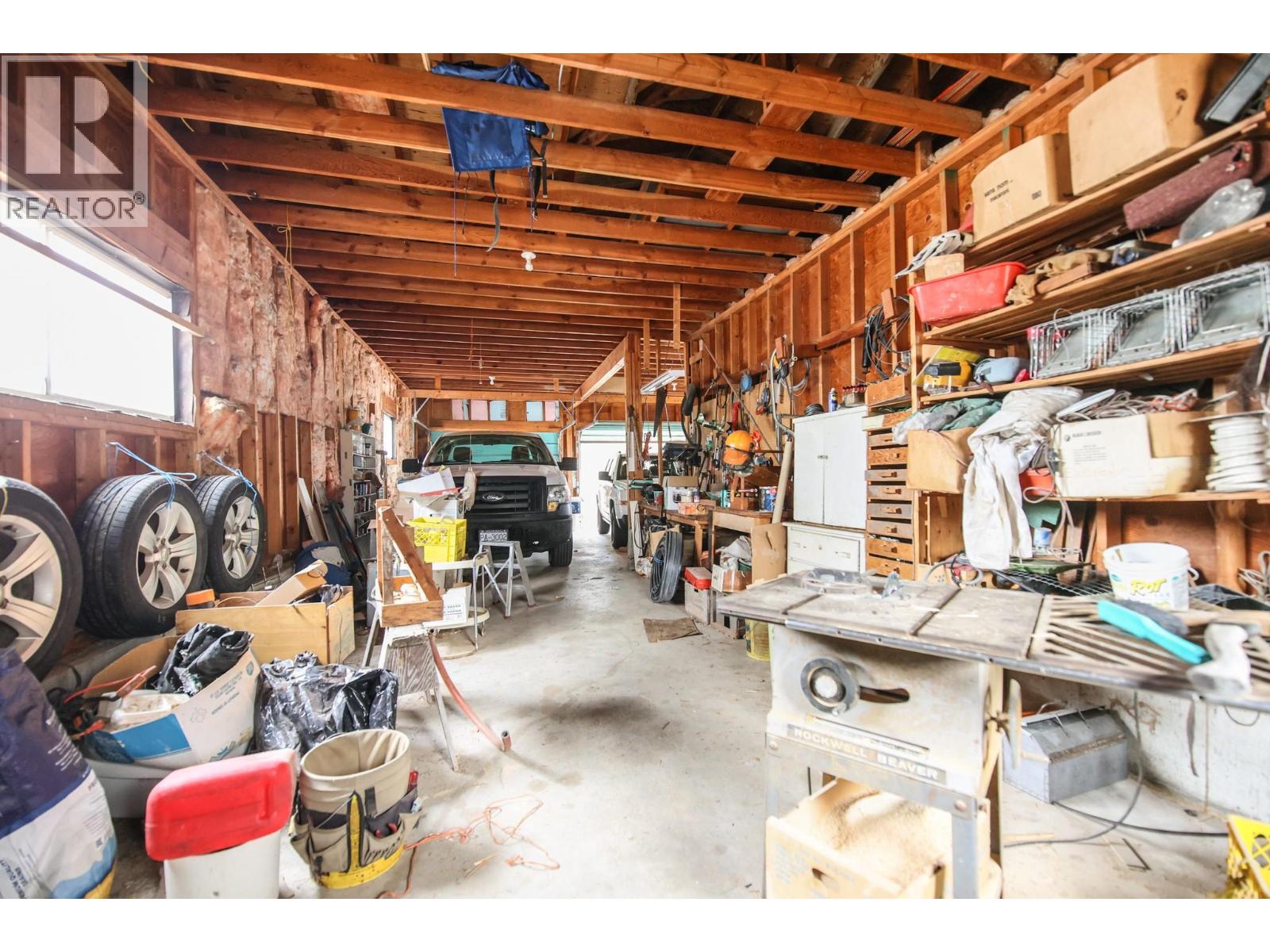 698 Green Lake Road, Oliver