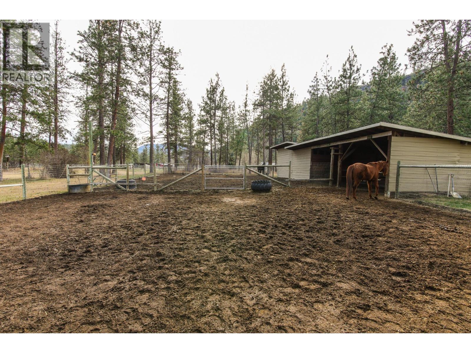 698 Green Lake Road, Oliver