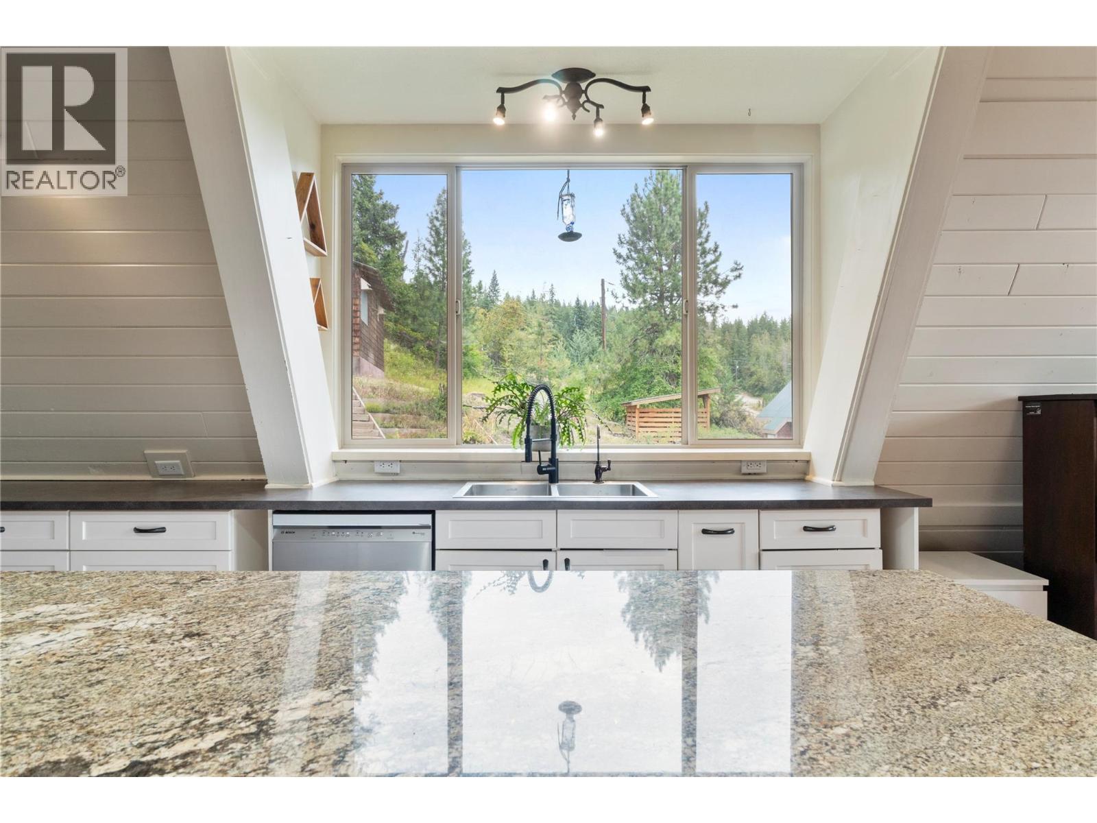 6551 40 Street NW, Salmon Arm