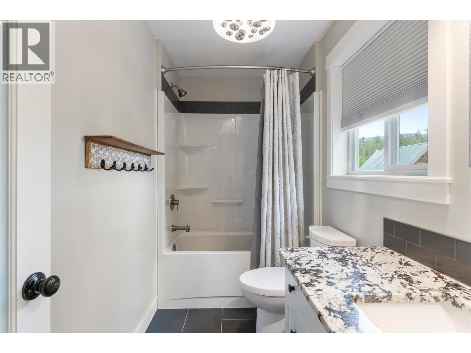 6551 40 Street NW, Salmon Arm