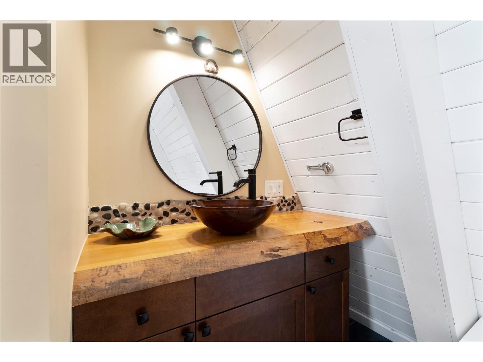 6551 40 Street NW, Salmon Arm