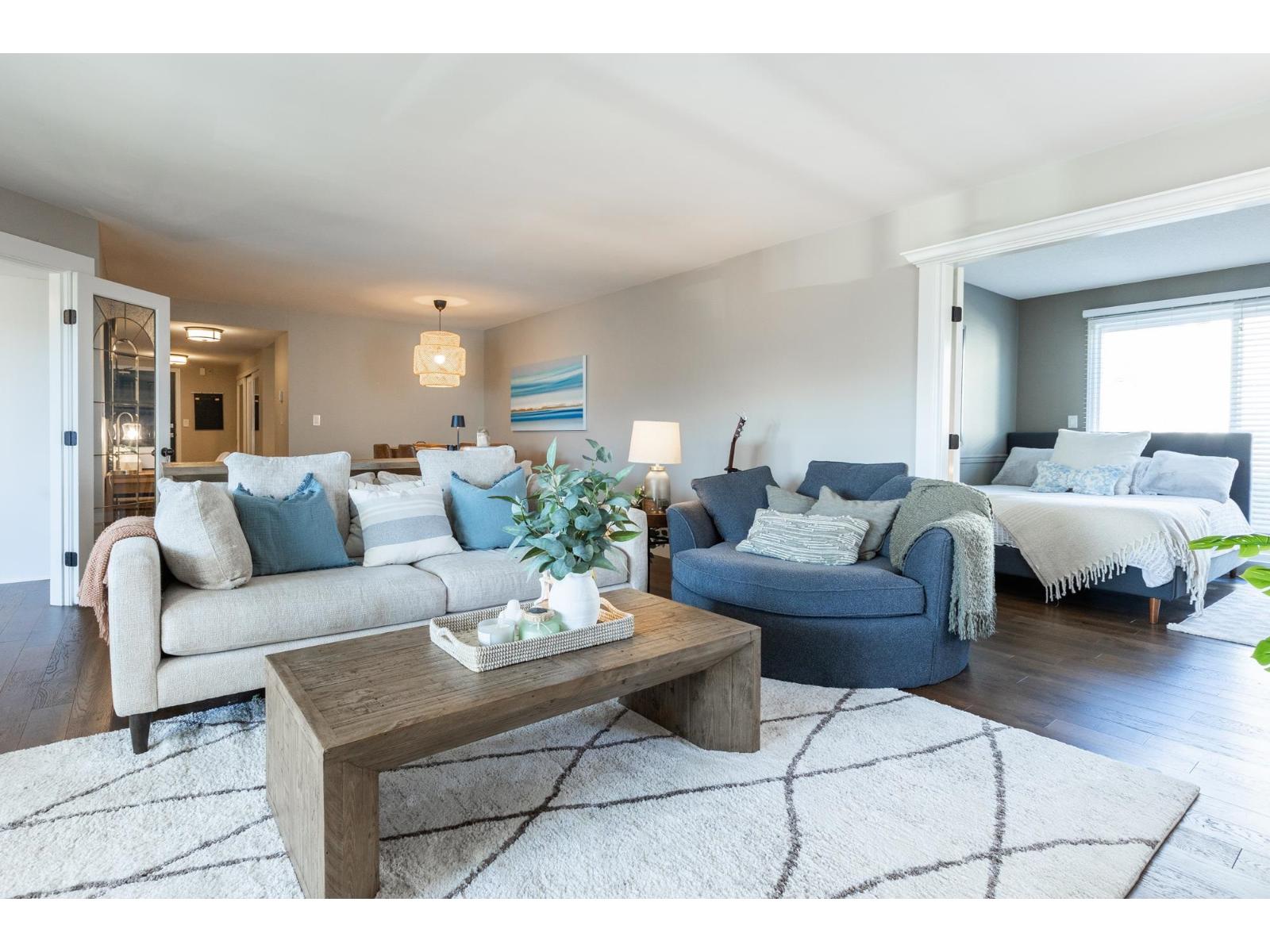 307 15367 BUENA VISTA AVENUE, White Rock