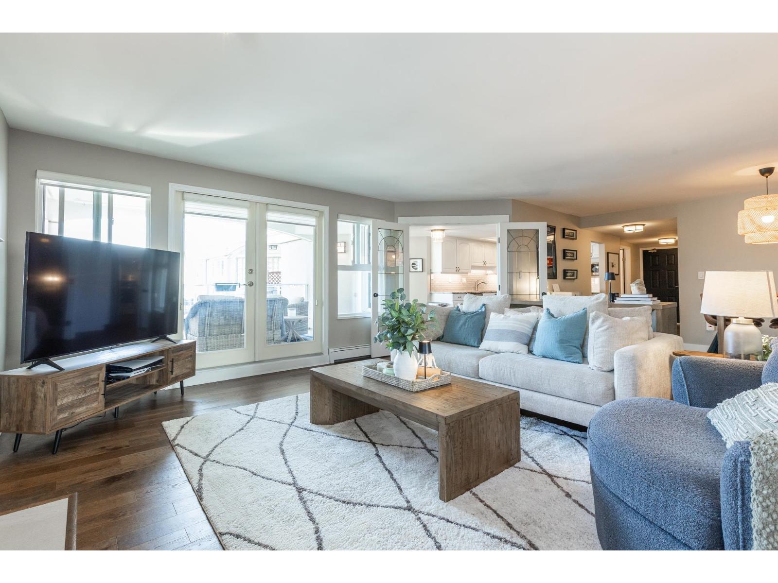 307 15367 BUENA VISTA AVENUE, White Rock