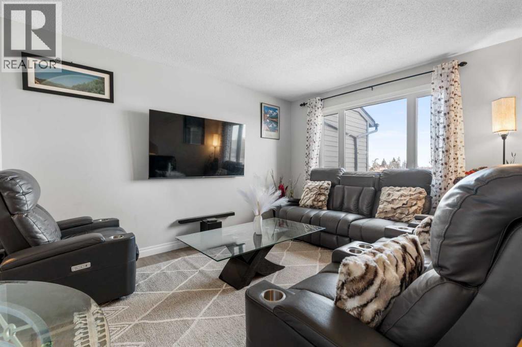 Single Family House for Sale in   Templewood Drive NE Temple Calgary 