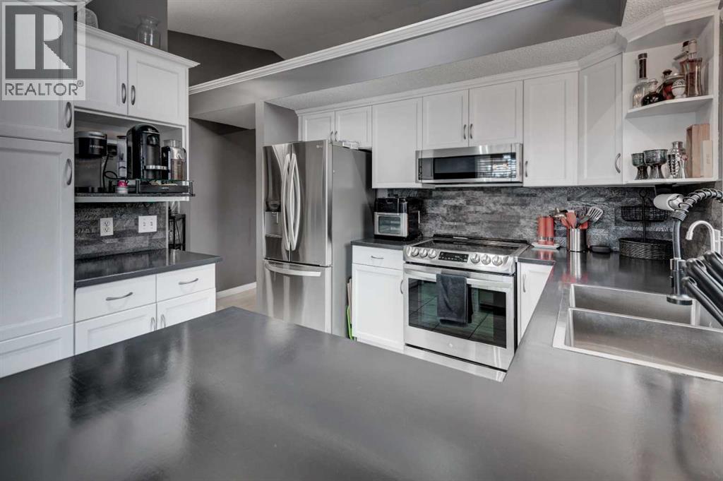 Single Family House Bungalow for Sale in  Douglas Woods Park SE Douglasdale/Glen Calgary 