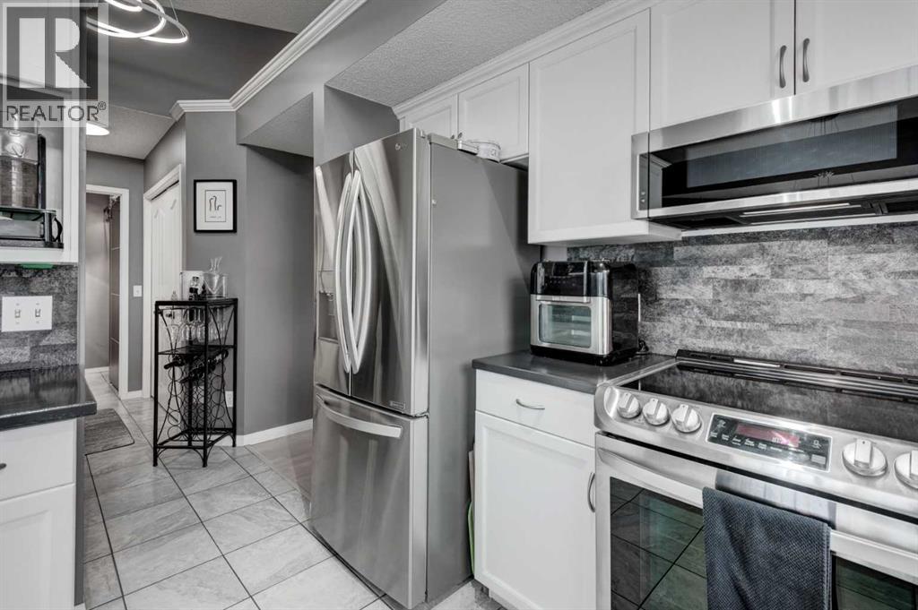 Single Family House Bungalow for Sale in  Douglas Woods Park SE Douglasdale/Glen Calgary 