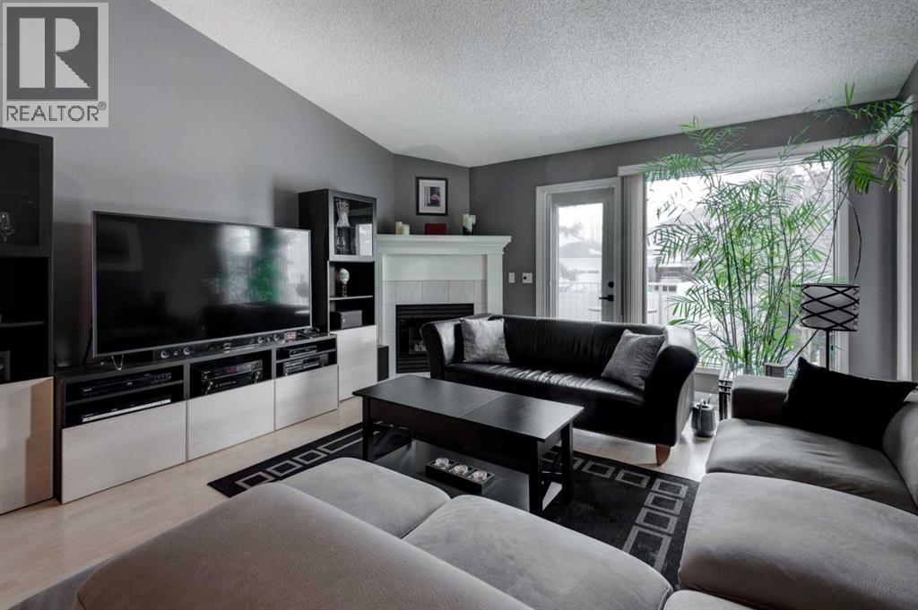 Single Family House Bungalow for Sale in  Douglas Woods Park SE Douglasdale/Glen Calgary 