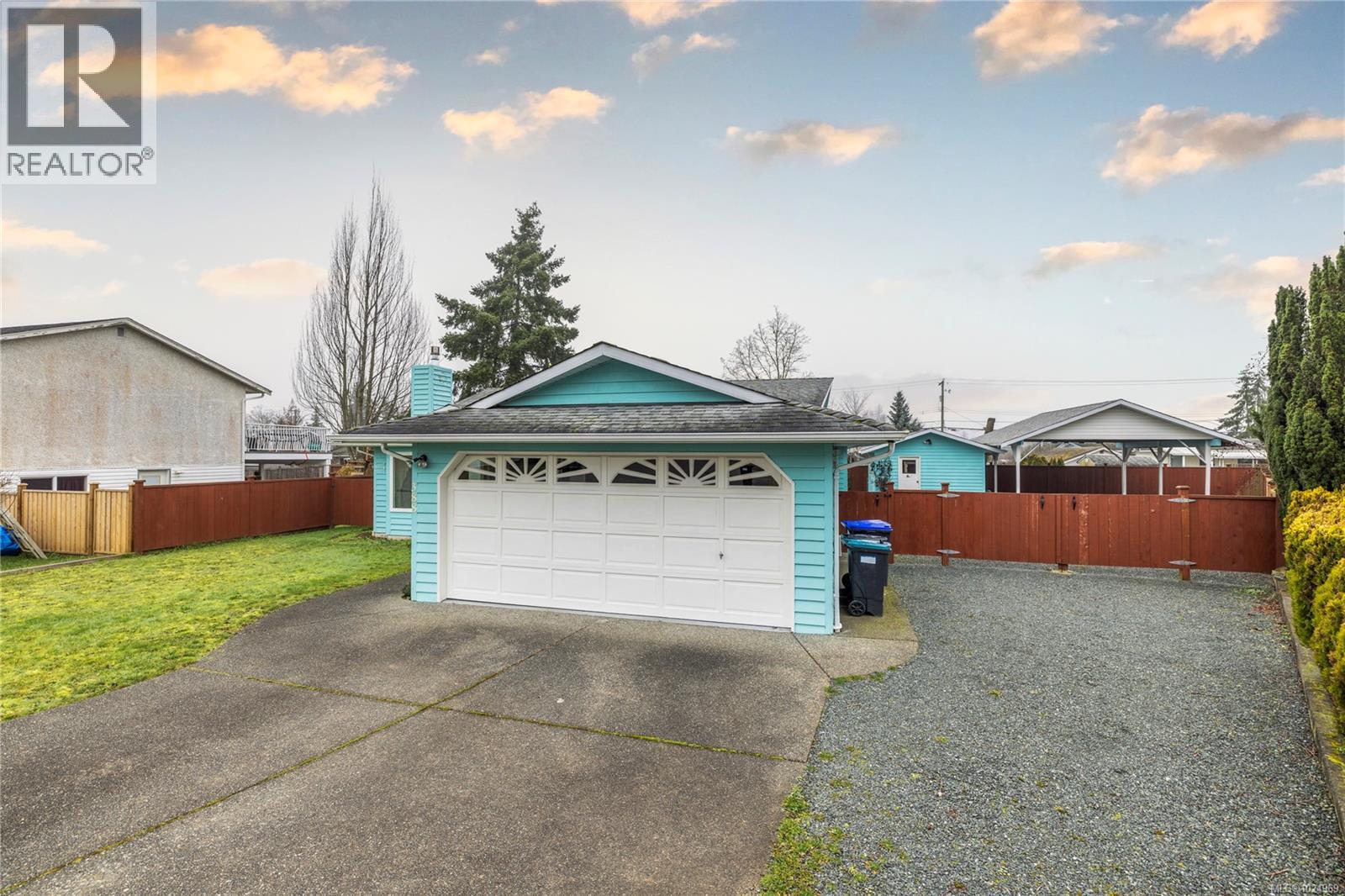 388 McKillop Dr, Parksville