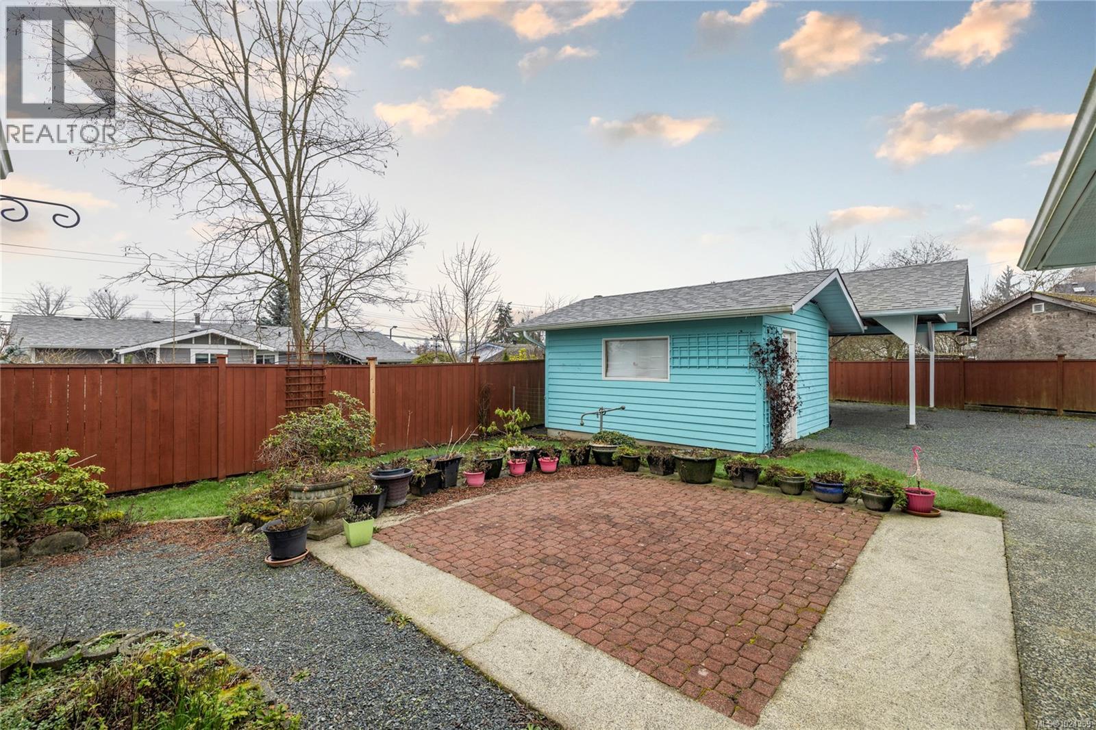 388 McKillop Dr, Parksville