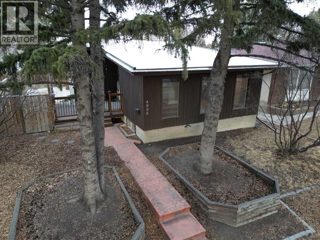 Single Family House 4 Level for Sale in   Avenue NW Varsity Calgary 