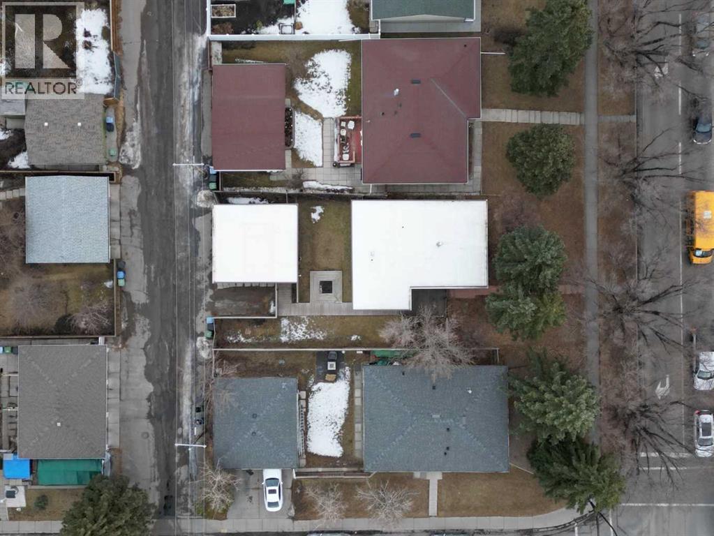 Single Family House 4 Level for Sale in   Avenue NW Varsity Calgary 