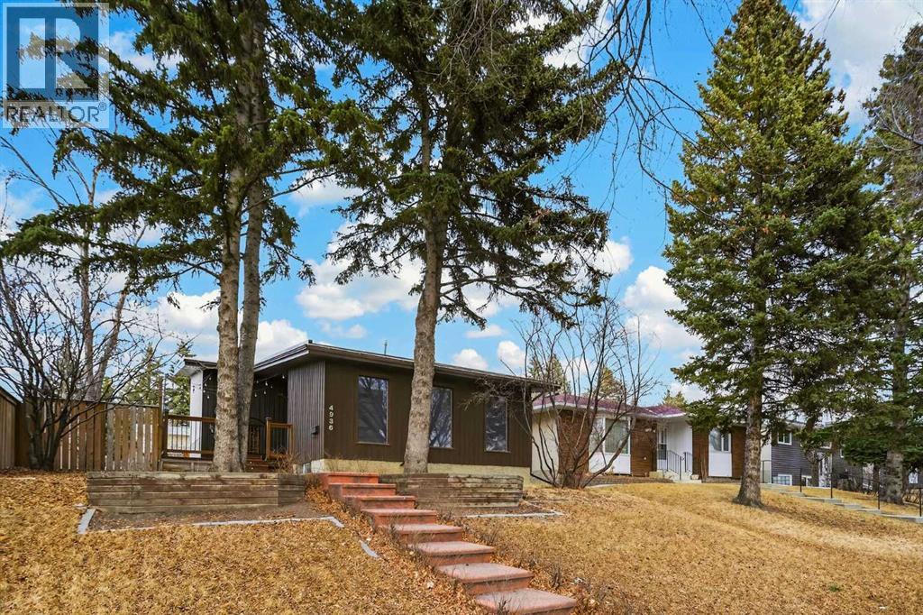 Single Family House 4 Level for Sale in   Avenue NW Varsity Calgary 