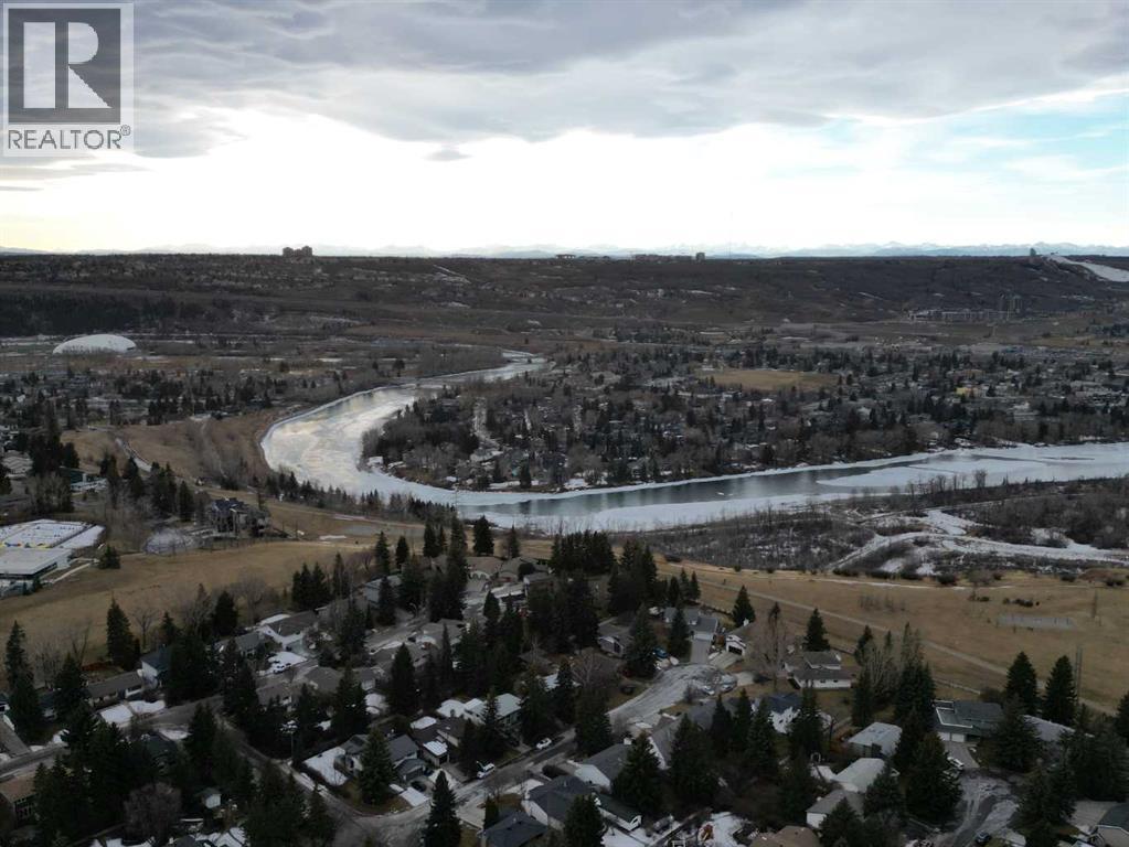 Single Family House 4 Level for Sale in   Avenue NW Varsity Calgary 