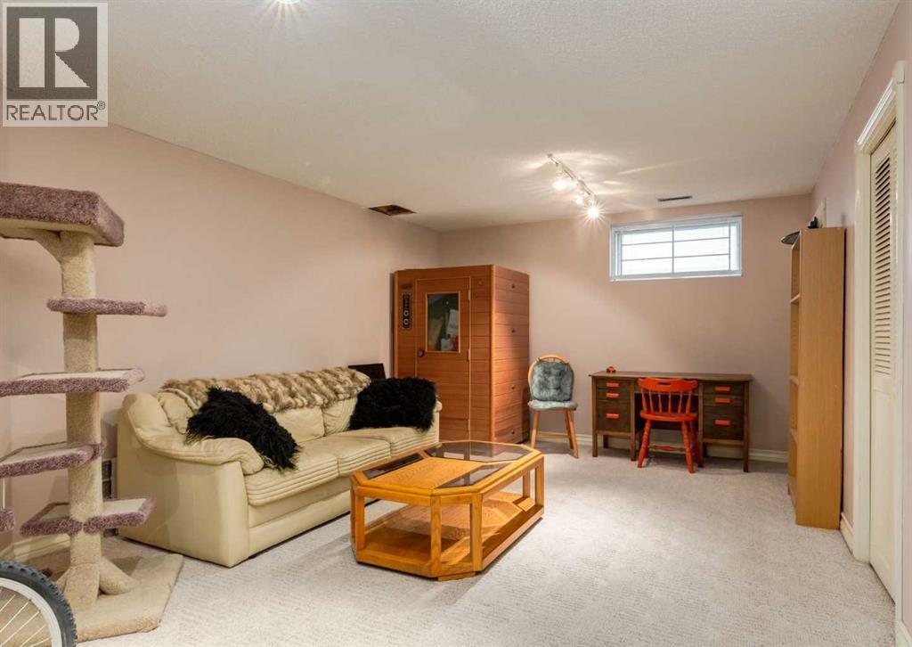 Single Family House for Sale in  Hawksbrow Drive NW Hawkwood Calgary 