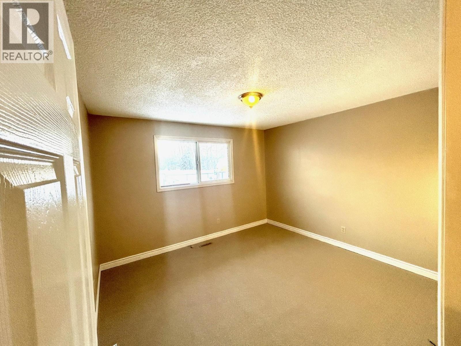 5235 COTTONWOOD ROAD, Fort Nelson