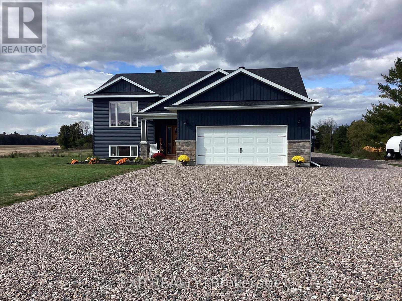 24 HUMPHRIES ROAD - Photo 2 of 49, Horton, Ontario