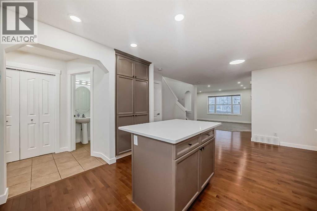 Single Family House for Sale in  Saddlebrook Way NE Saddle Ridge Calgary 