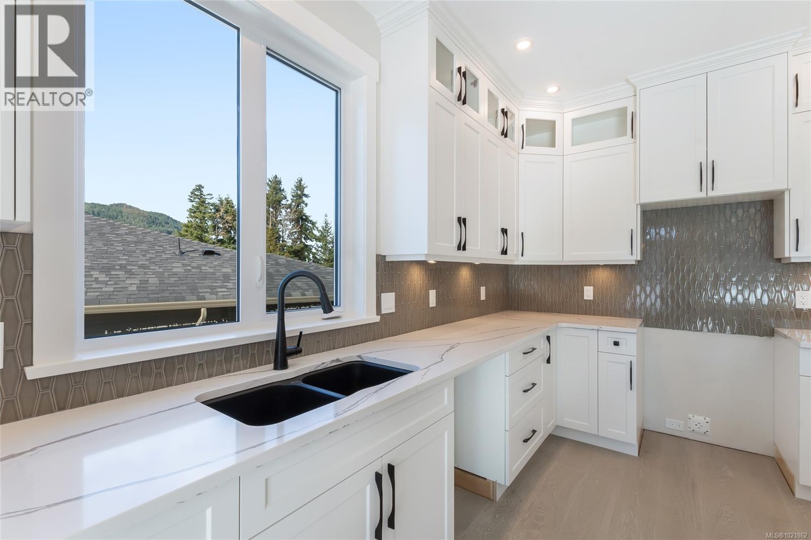 #37 626 Farrell Rd - 7