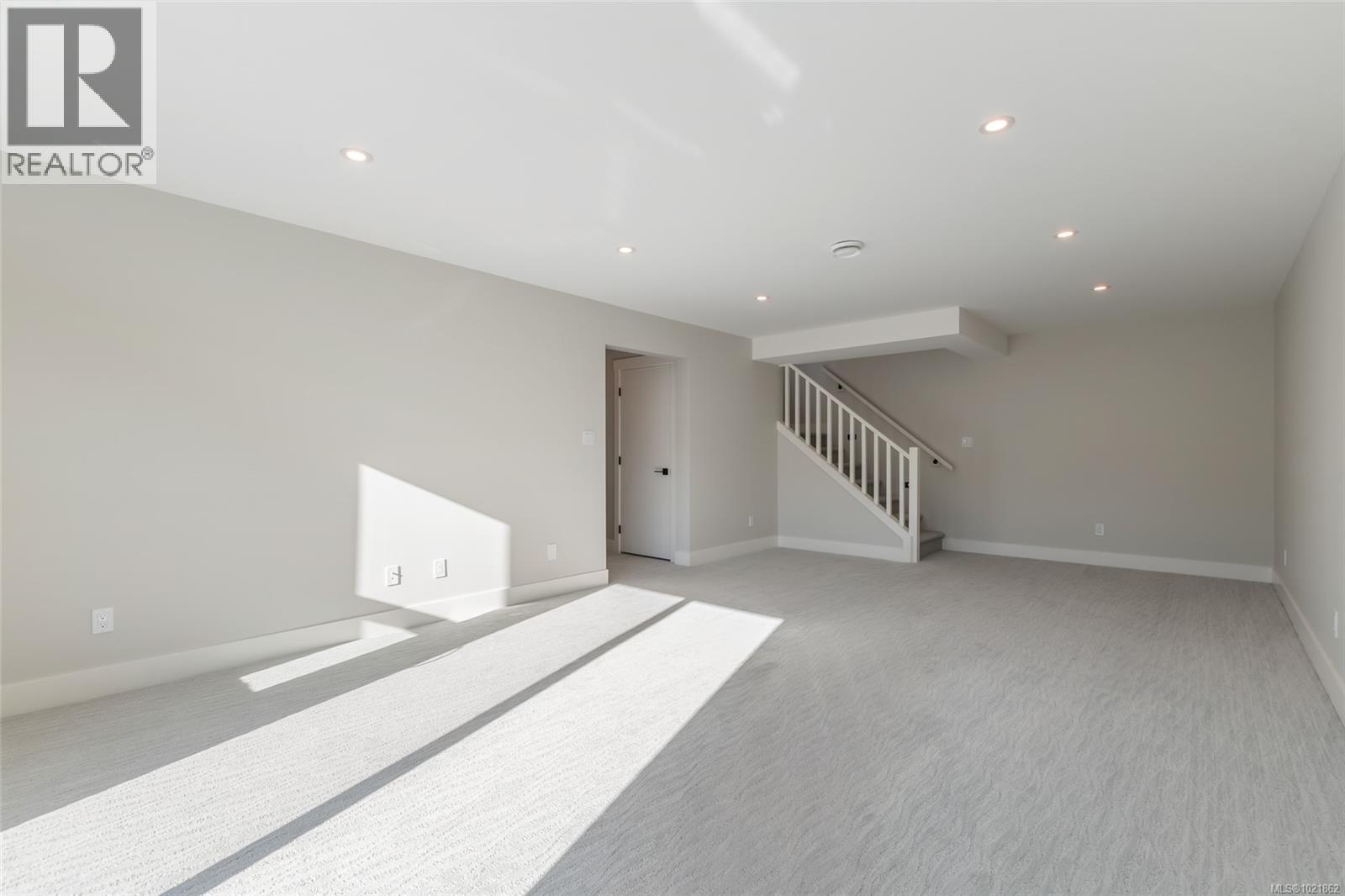#37 626 Farrell Rd - 44