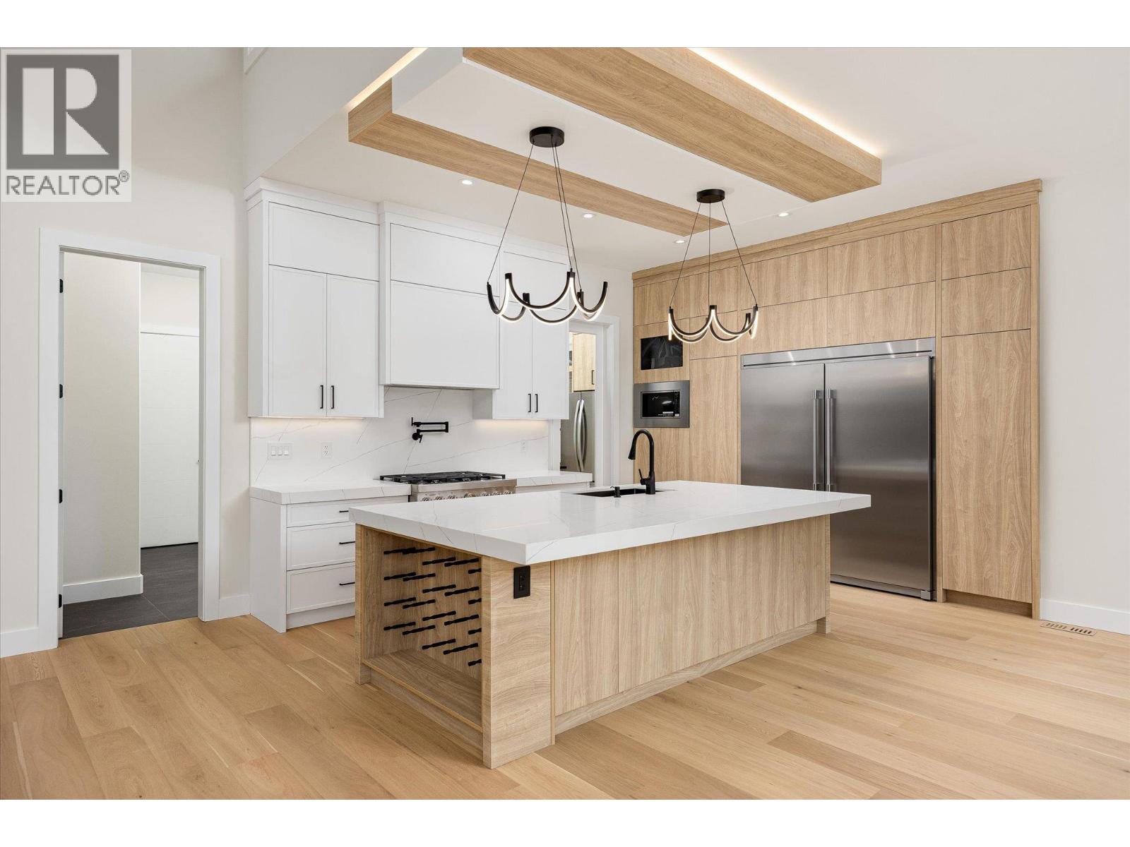  979 Loseth Drive, Kelowna